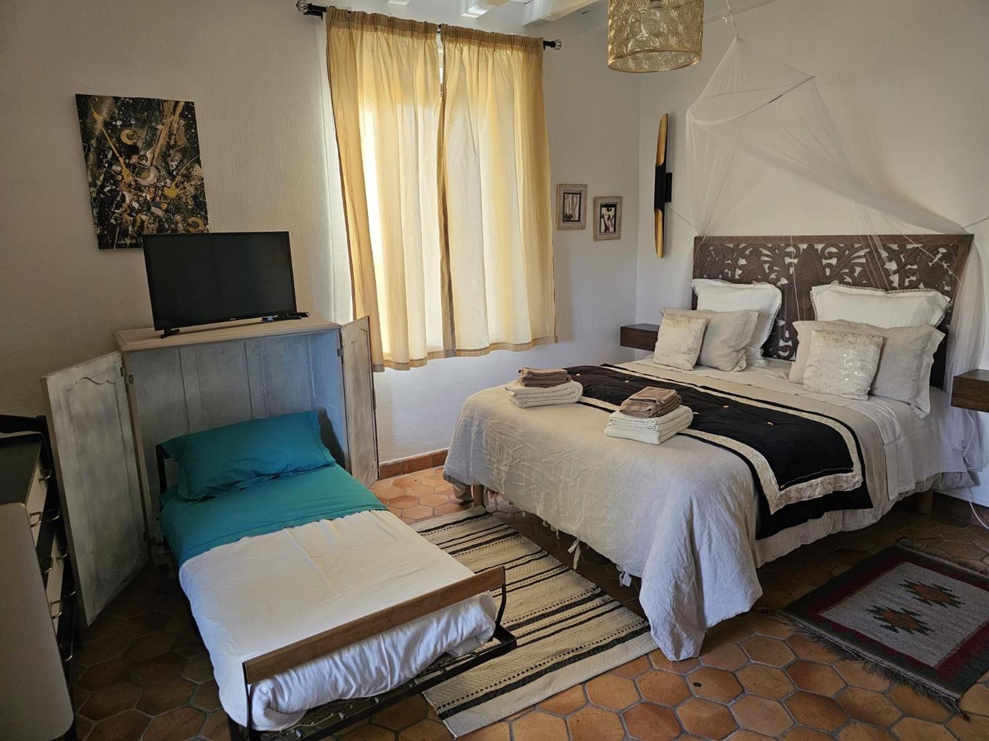 Chambre D'Hotes Les Roches Corme-Royal Exterior photo